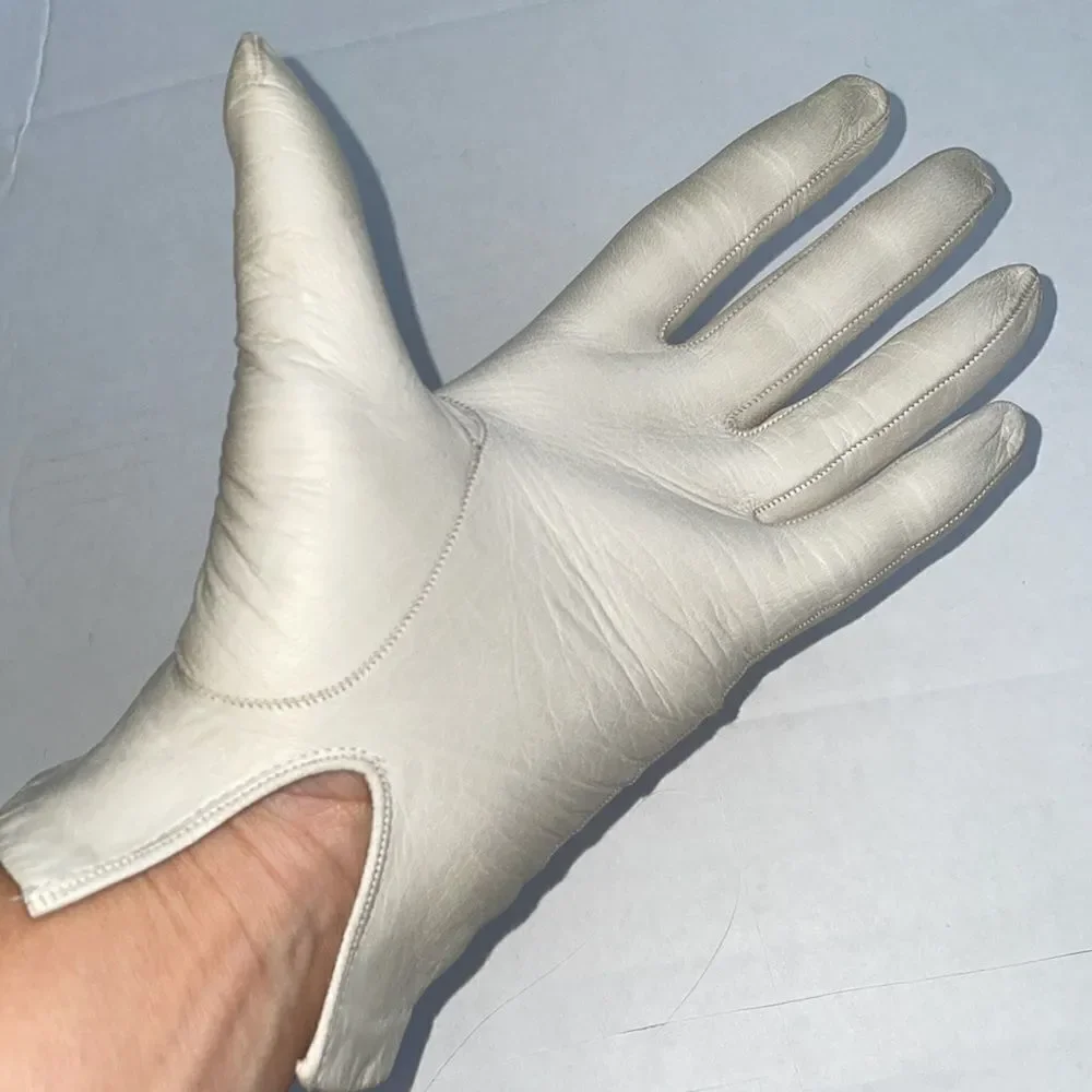 ‎Vtg light gray leather gloves